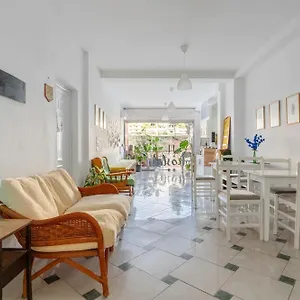 Hostel Hasta La Vista Sarandë