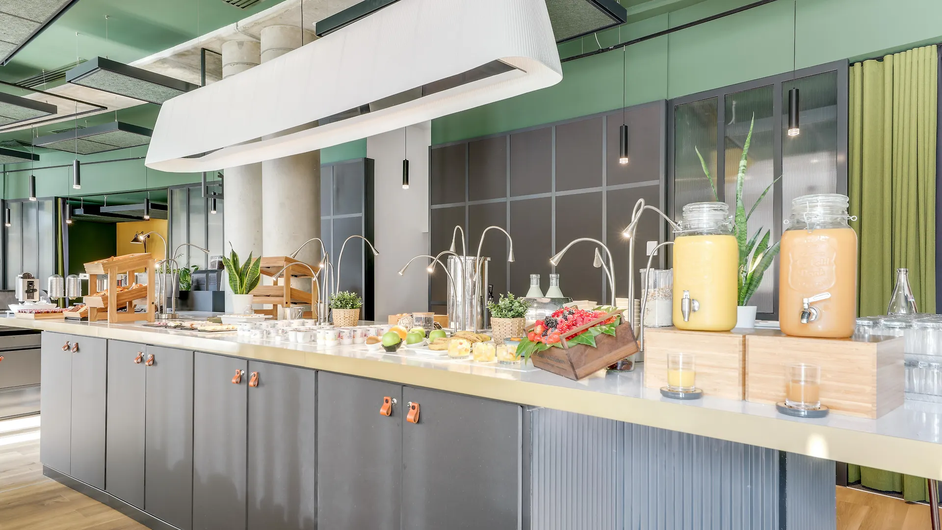 **** Hotel Novotel Paris Gare De Lyon Francja